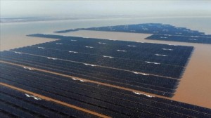 Trang trại điện mặt trời ngoài khơi lớn nhất thế giới chính thức đi vào hoạt...