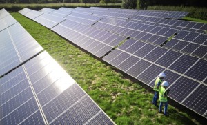 Giá điện tăng cao: Doanh nghiệp điện mặt trời thương mại hưởng lợi lớn