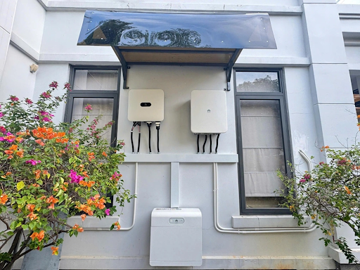 Trong bối cảnh giá điện ngày càng tăng và xu hướng phát triển bền vững lan rộng, điện mặt trời mái nhà đang trở thành giải pháp giúp hộ gia đình và doanh nghiệp chủ động nguồn năng lượng, tối ưu chi phí dài hạn.