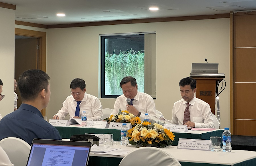 Chủ tịch REE Nguyễn Thị Mai Thanh đề nghị VSH ưu tiên dự án điện mặt trời nổi hồ Sông Hinh 200 MW, mục tiêu vận hành năm 2027.