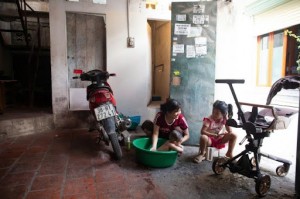 Cuộc sống trong những 'lò nung' xóm trọ công nhân