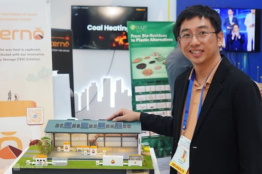 Startup công nghệ năng lượng Alternō phát triển hệ thống pin dùng natri, thành phần có trong muối, để lưu trữ điện, với tuổi thọ thiết kế 30 năm.
